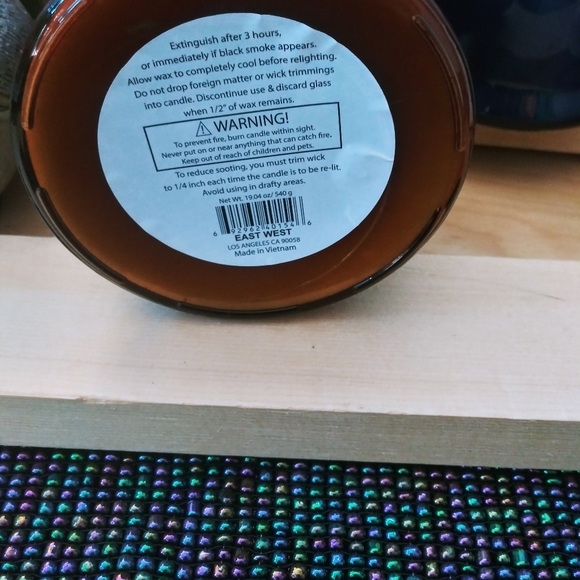 EAST WEST ARTISAN SCENTED CANDLE PALO SANTO + CLOVE 80 HRS _ 19.04 OZ - Picture 3 of 3